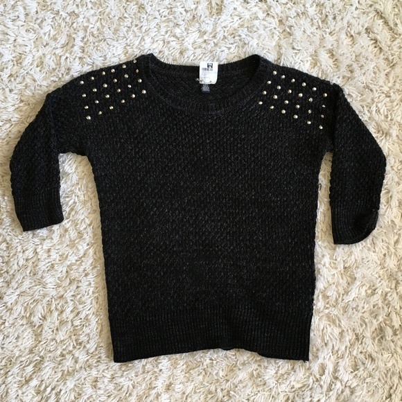 ✨WOMENS SWEATER WITH STUDDED SHOULDER DETAIL - Picture 1 of 3